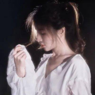 王曼昱新头像